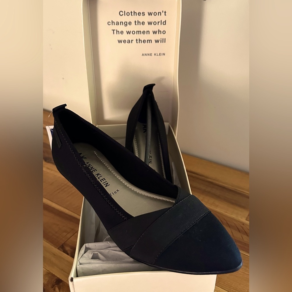 COPY - NEW with box & tag Anne Klein black ballet flats. 8.5